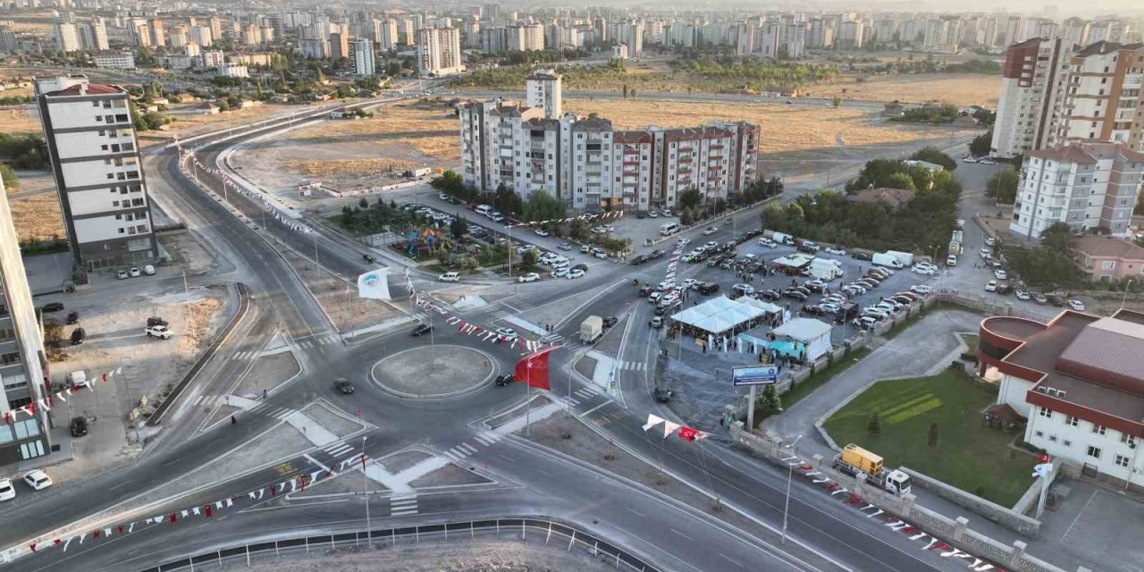 Büyükşehir’in 92 milyon TL’lik yoluna muhteşem açılış