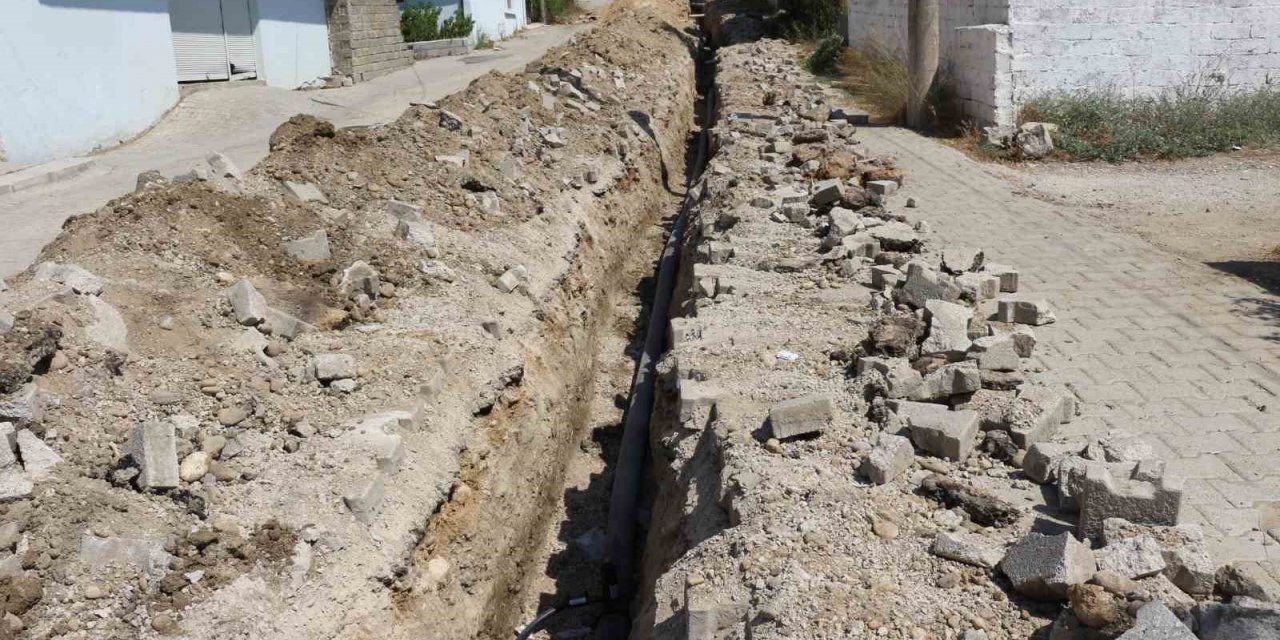 Serik’te 2 mahallenin içme suyu hattı yenilendi