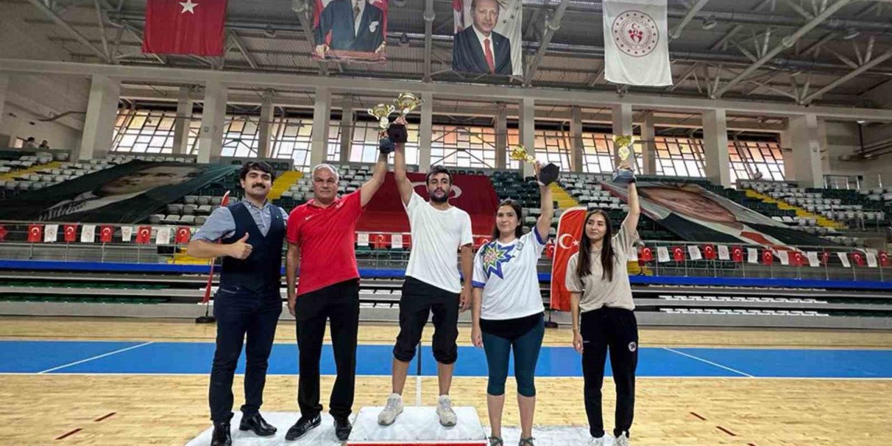 Büyükşehir Tekvondocularından 15 madalya