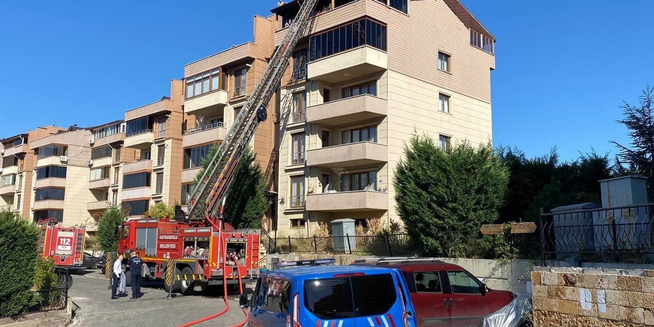 Çatı katında çıkan yangın söndürüldü