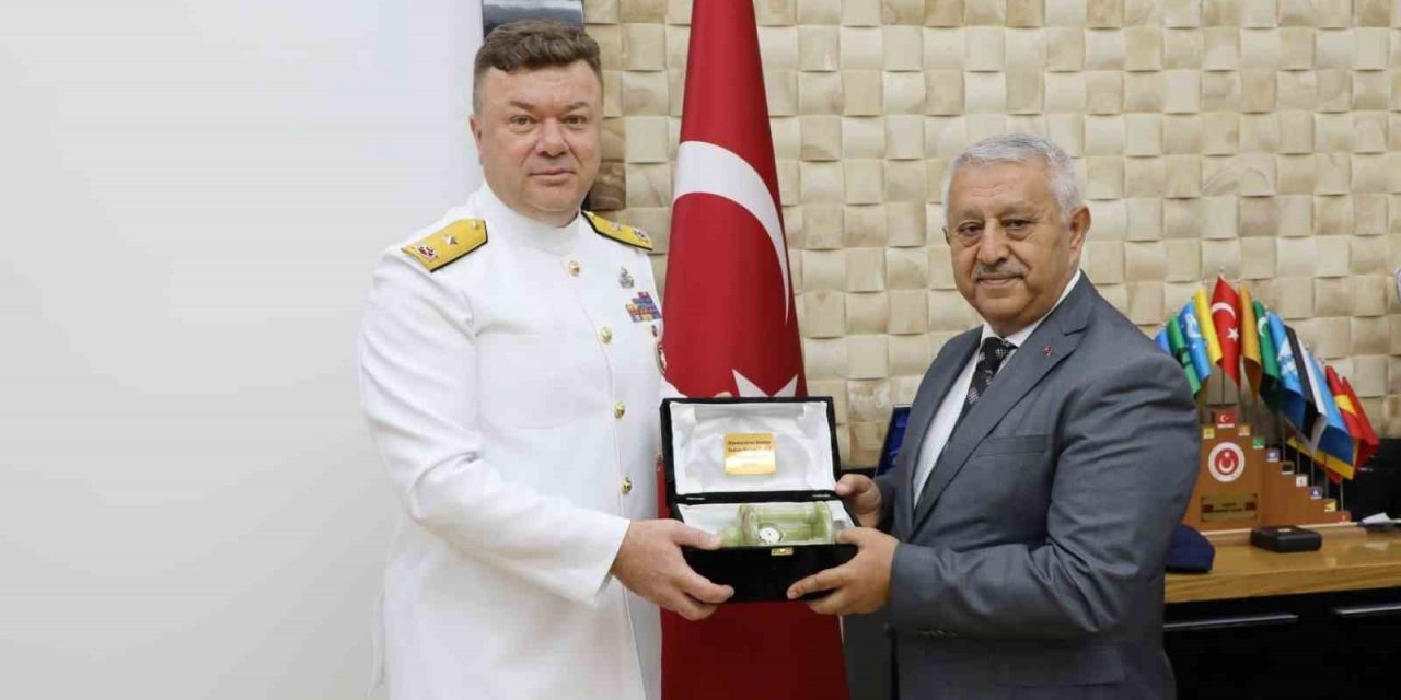 Başkan Zeybek: “Kent protokol üyeleri birlik ve beraberlik içinde çalışıyor”