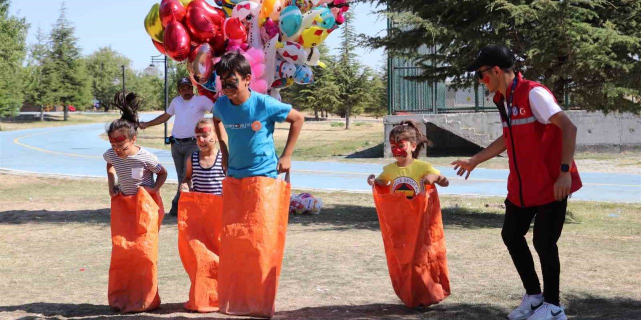 Karaman’da çocuklar, “Damla Gönüllülük Hareketi” projesi ile doyasıya eğlendi