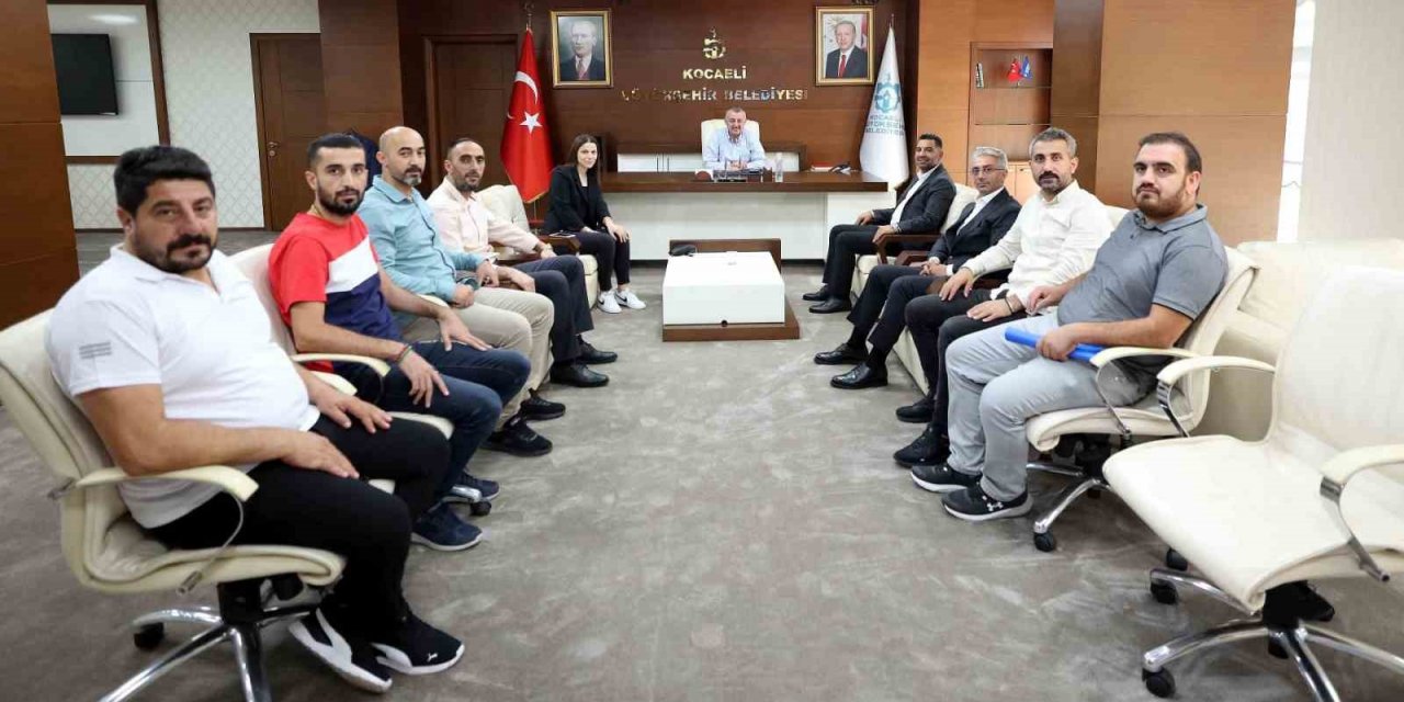 Başkan Büyükakın: "Dip çamuru temizliği Körfez’in geleceğine dönük atılmış en kritik çalışmadır"