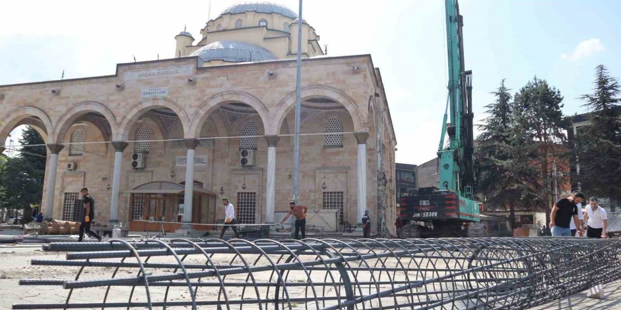 Yeni minarelerin yapımına başlatındı