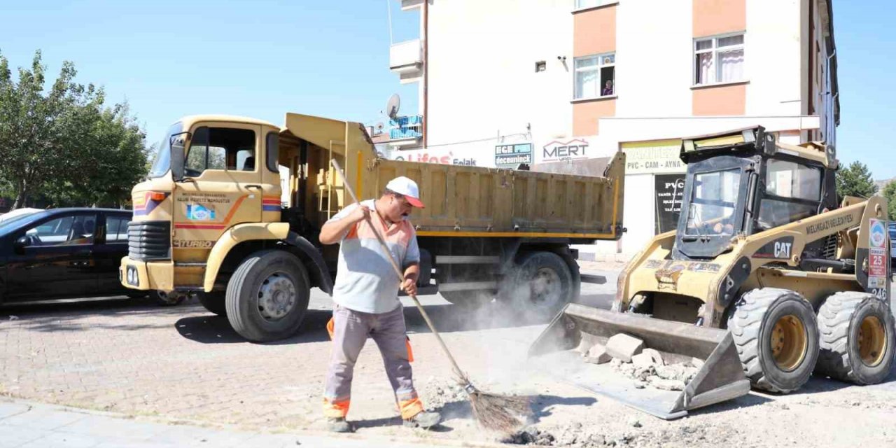 Melikgazi mahallelerde genel temizlik çalışmasına başladı