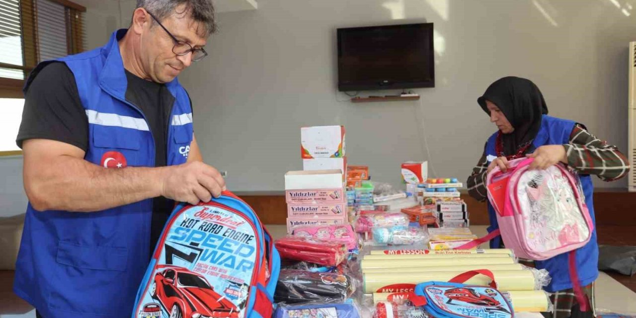 Birinci sınıfların çanta ve kırtasiyesi belediyeden