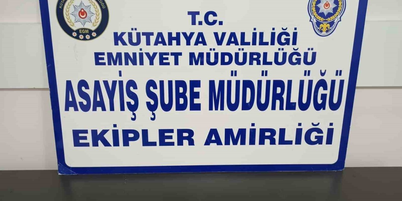 Kütahya’da çevreye rahatsızlık veren kişinin üzerinde uyuşturucu bulundu