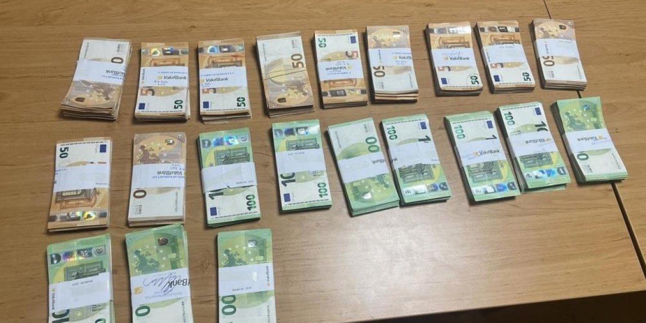 Araçta bulunan 155 bin Euro komşu gümrüğüne takıldı