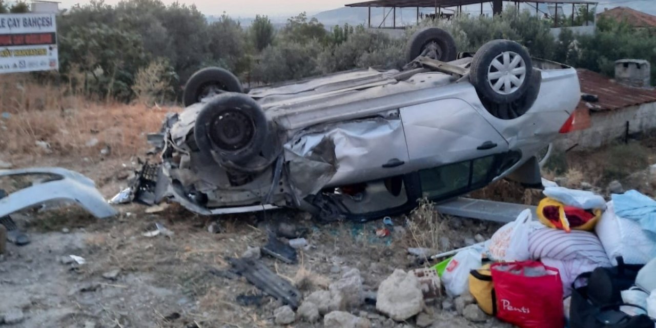 Buharkent’te kontrolden çıkan otomobil takla attı