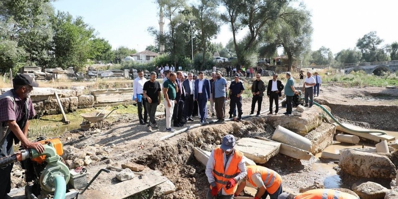 Vali Işın, Aizanoi Antik Kentinde incelemelerde bulundu