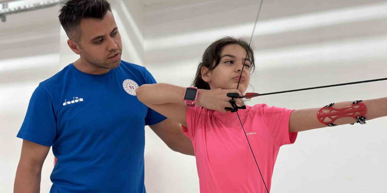 Minik okçular Mete Gazoz’u örnek alıyor