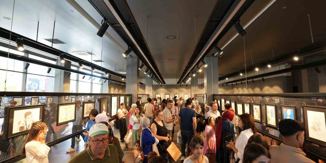 Yaz sanat akademisi dönem sonu resim sergisi açıldı