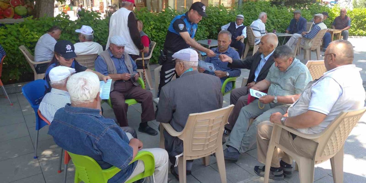 Polis vatandaşları ’İletişim Yoluyla Dolandırıcılık’ Konusunda Uyardı