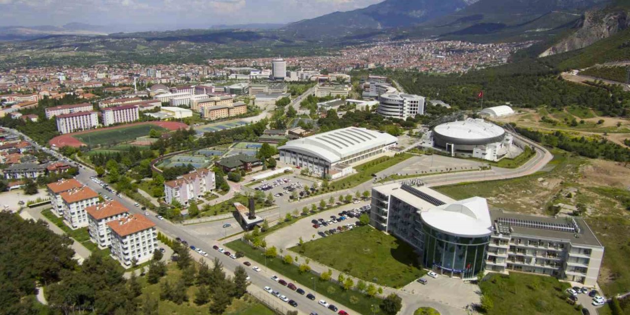 PAÜ’de eğitimöğretim yılına 10 bin 128 yeni öğrenciyle başlıyor