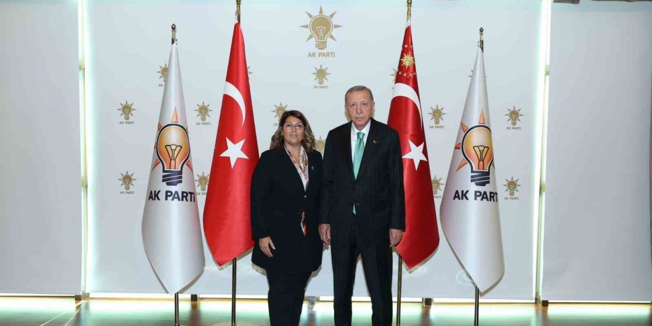 AK Parti Aydın İl Kadın Kolları’nın yeni başkanı Kayır oldu