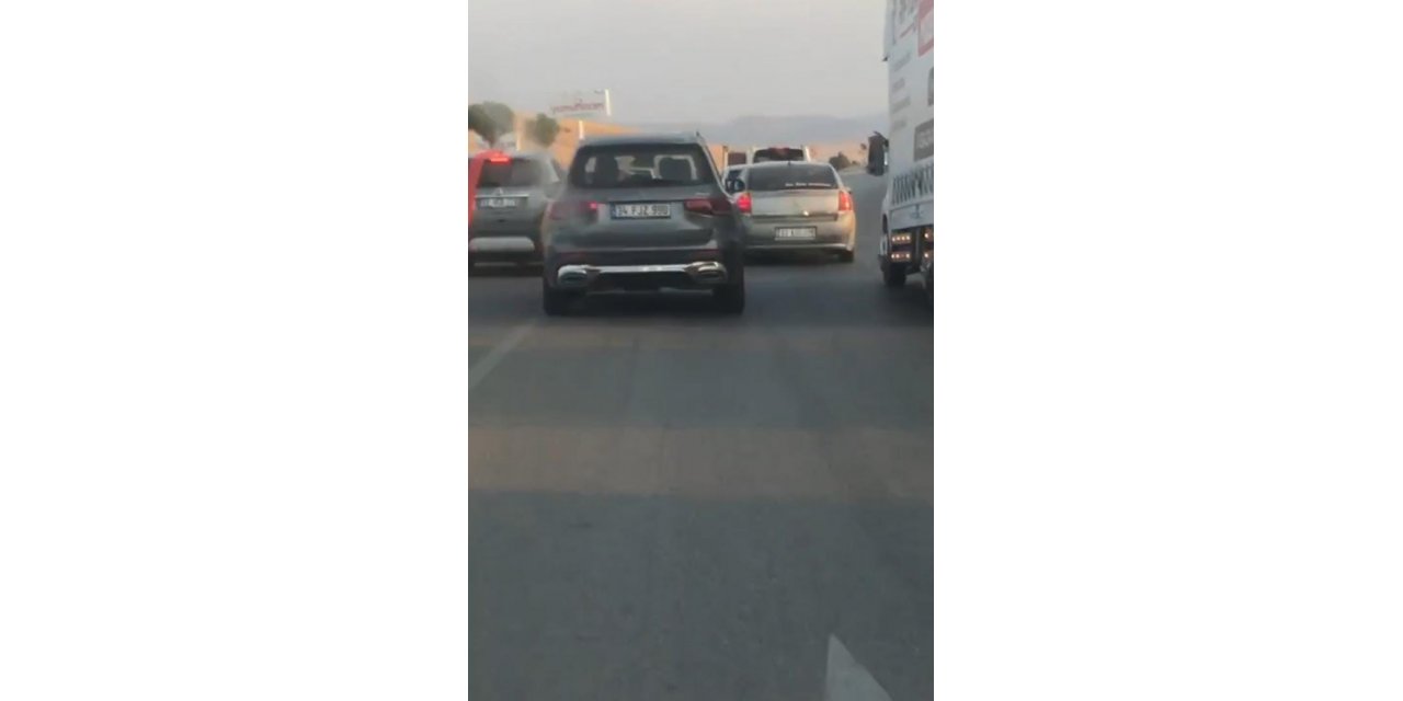 Eğlence adı altında yapılan trafik magandalığı amatör kamerada
