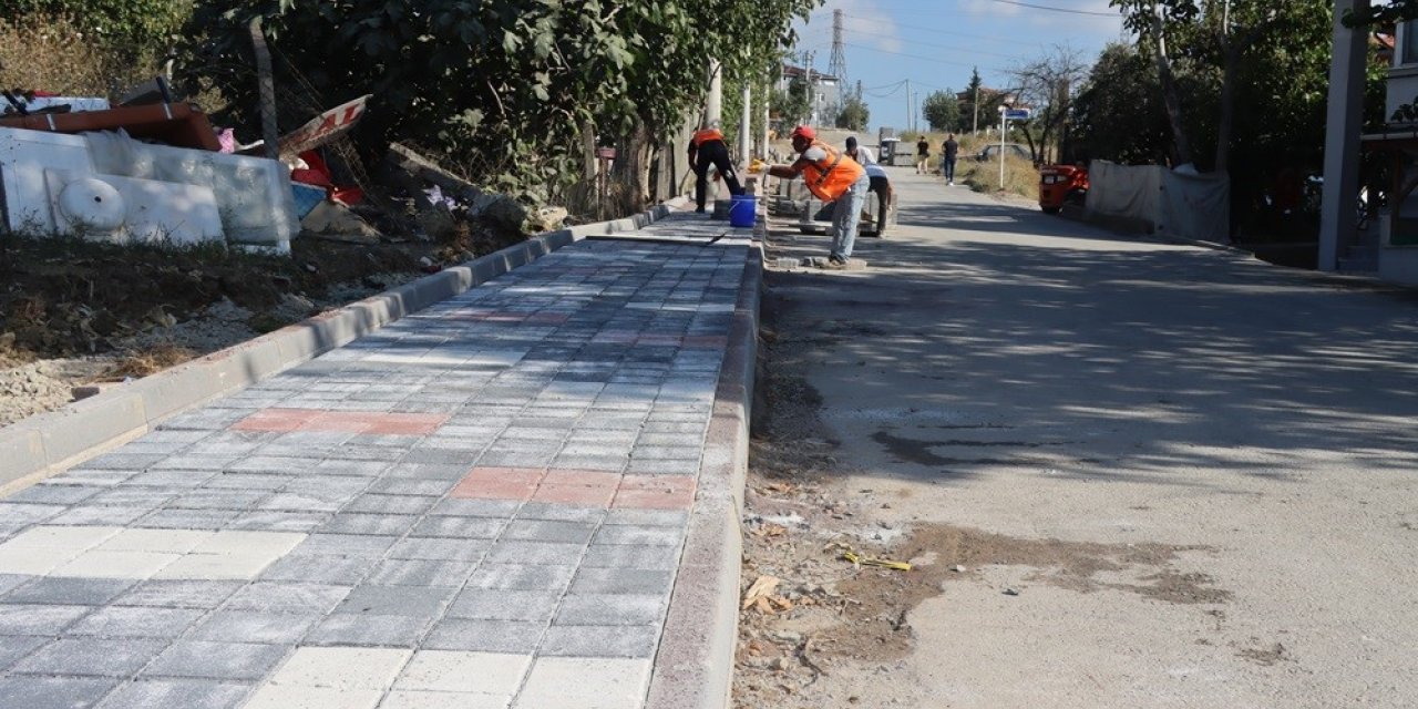 Şehit Murat Peltek Caddesi’nde kaldırım çalışması