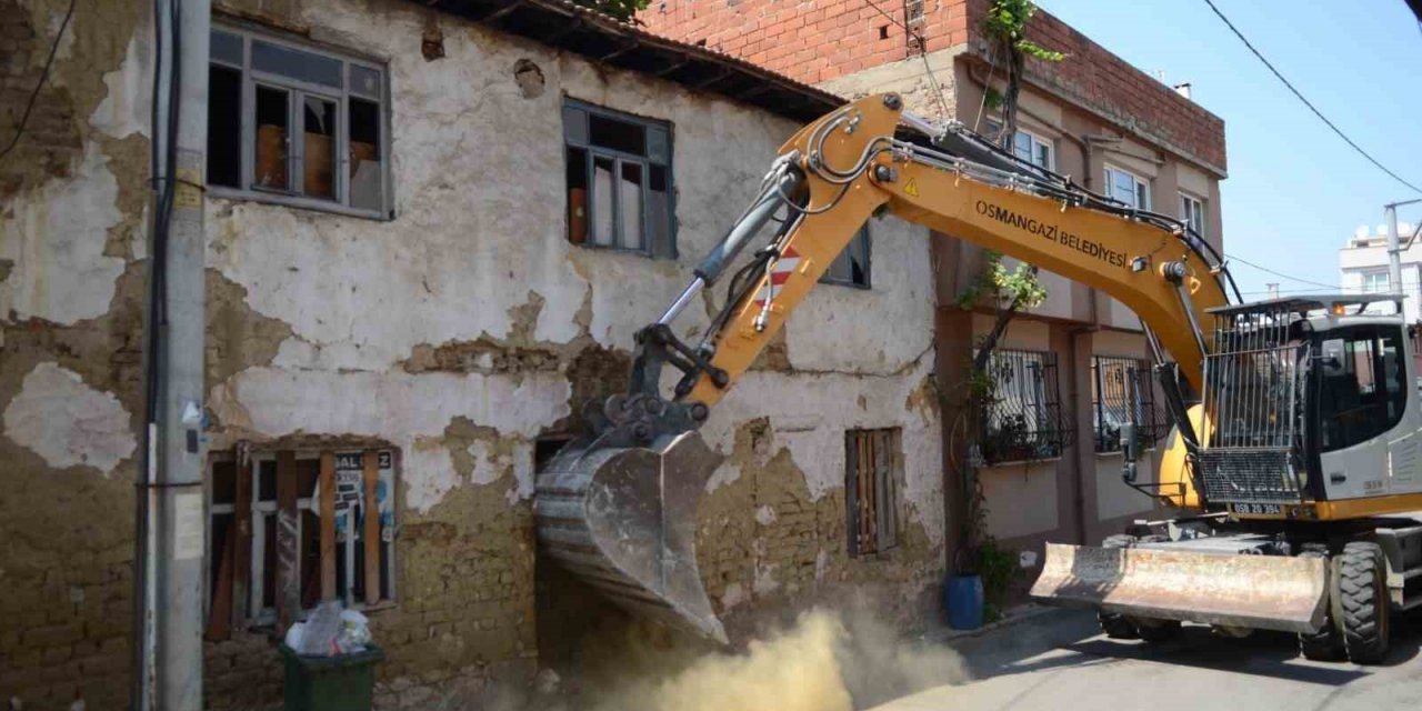 Metruk binalar yıkılıyor Karacabey’in çehresi değişiyor