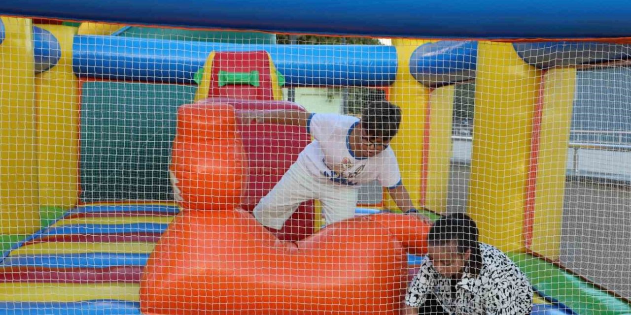 Bu festivalde çocuklar doyasıya eğleniyor