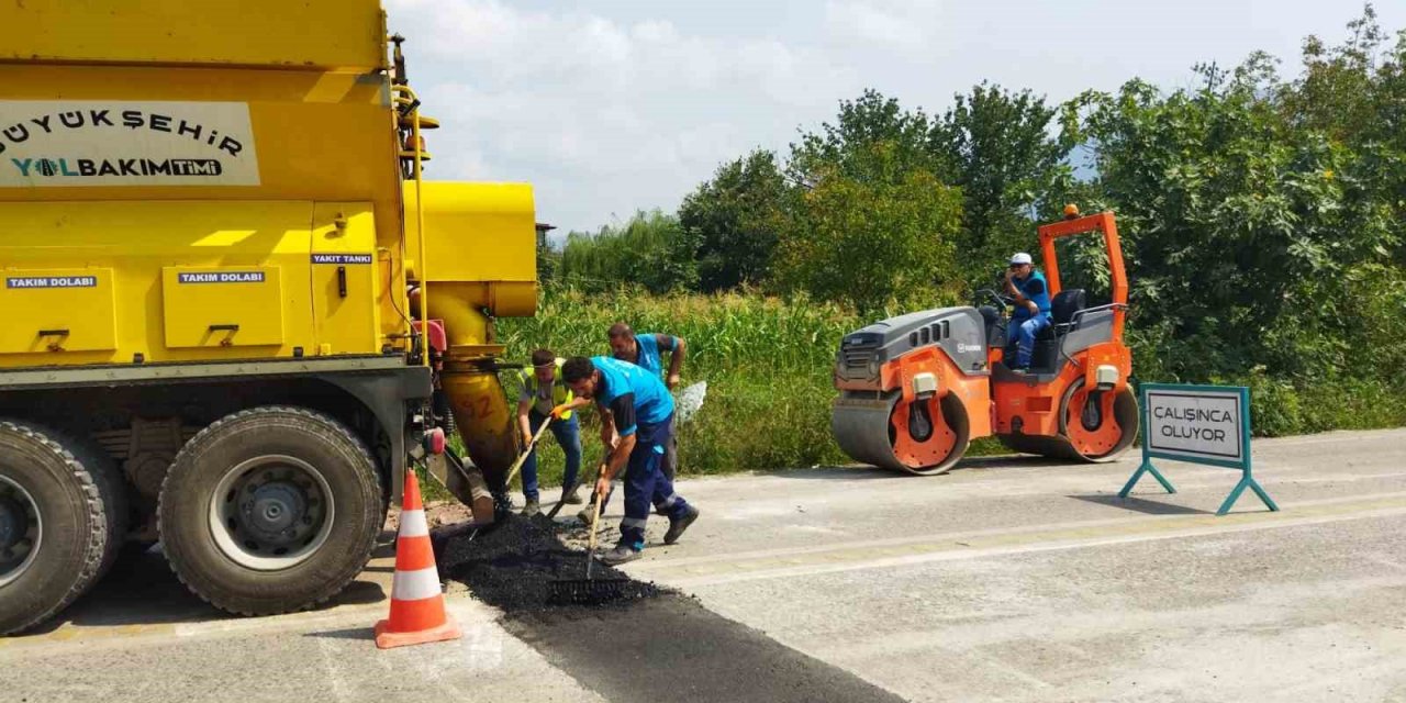 Yol bakım timi asfaltlamada dur durak bilmiyor