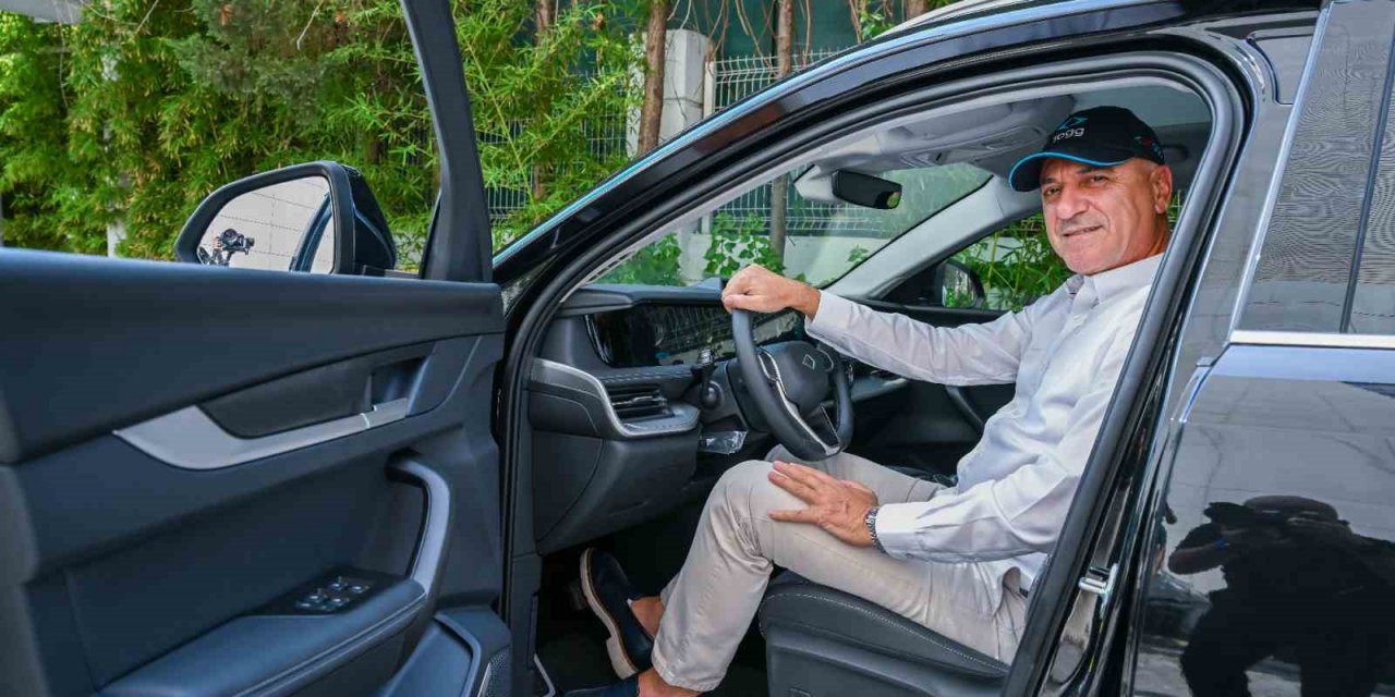 ATSO, Türkiye’nin ilk yerli otomobili Togg’u teslim aldı