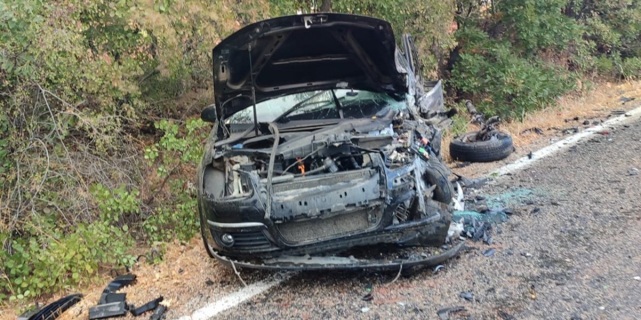 Gölbaşı ilçesinde iki otomobil çarpıştı: 6 yaralı