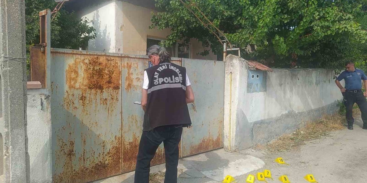 Çorum’da bir ev kurşunlandı