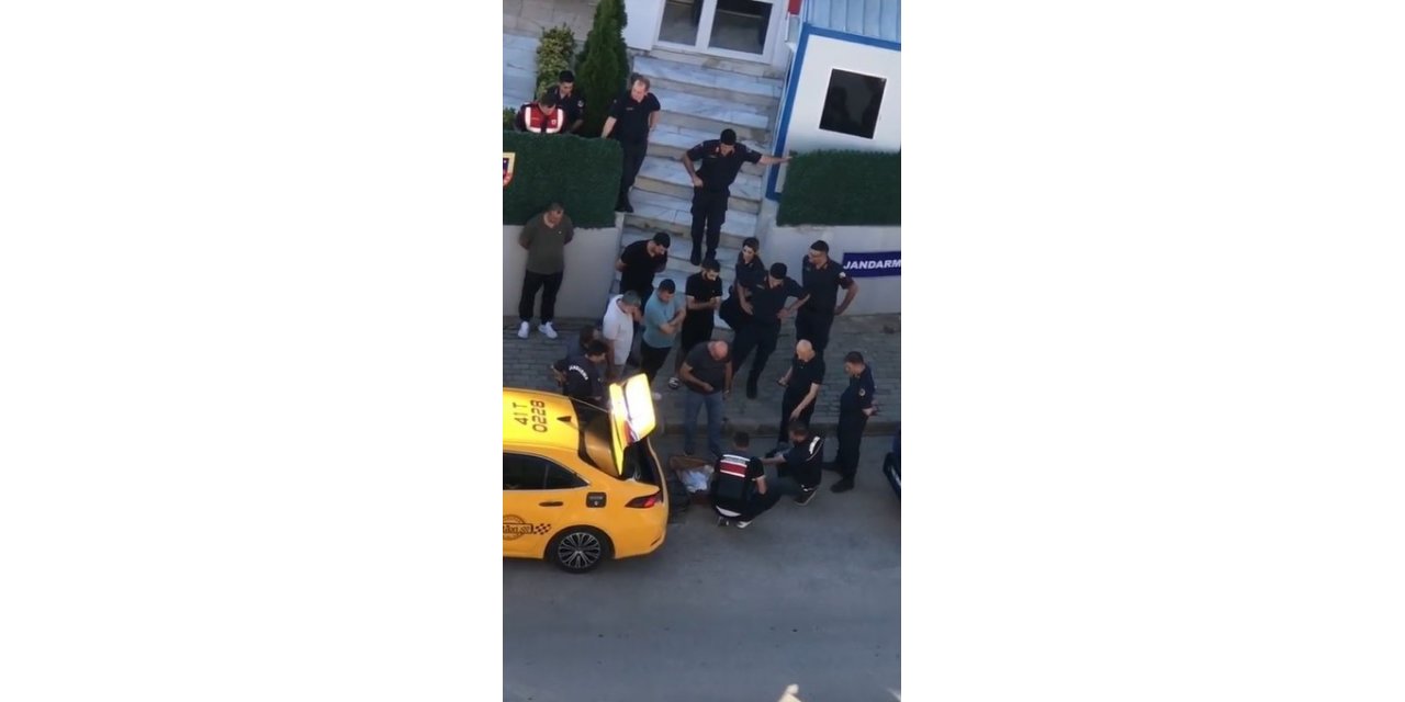 Taksideki valizden kilo kilo uyuşturucu çıktı