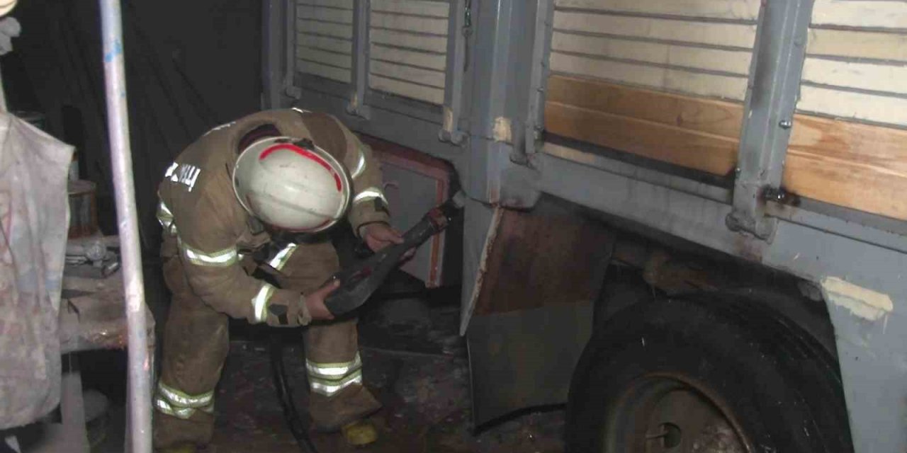 Maltepe’de iş yeri yangını