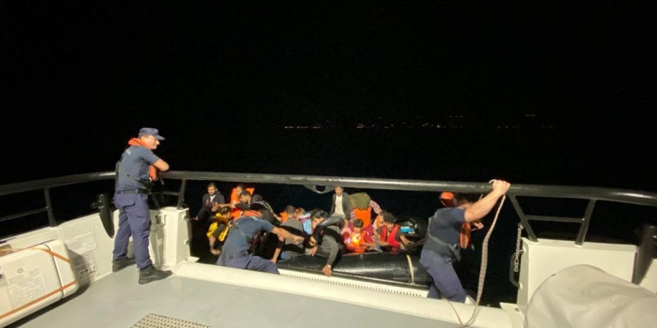 Ayvacık açıklarında Yunan unsurlarınca ölüme terk edilen 36 kaçak göçmen kurtarıldı