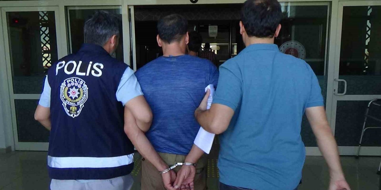 Kimliğini çaldıkları gurbetçinin bankadaki hesabını sıfırlayan 2 dolandırıcı tutuklandı