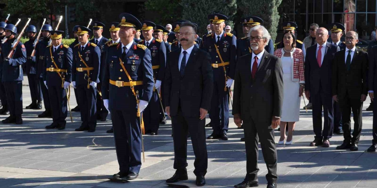 Eskişehir’de Zafer Bayramı törenle kutlandı