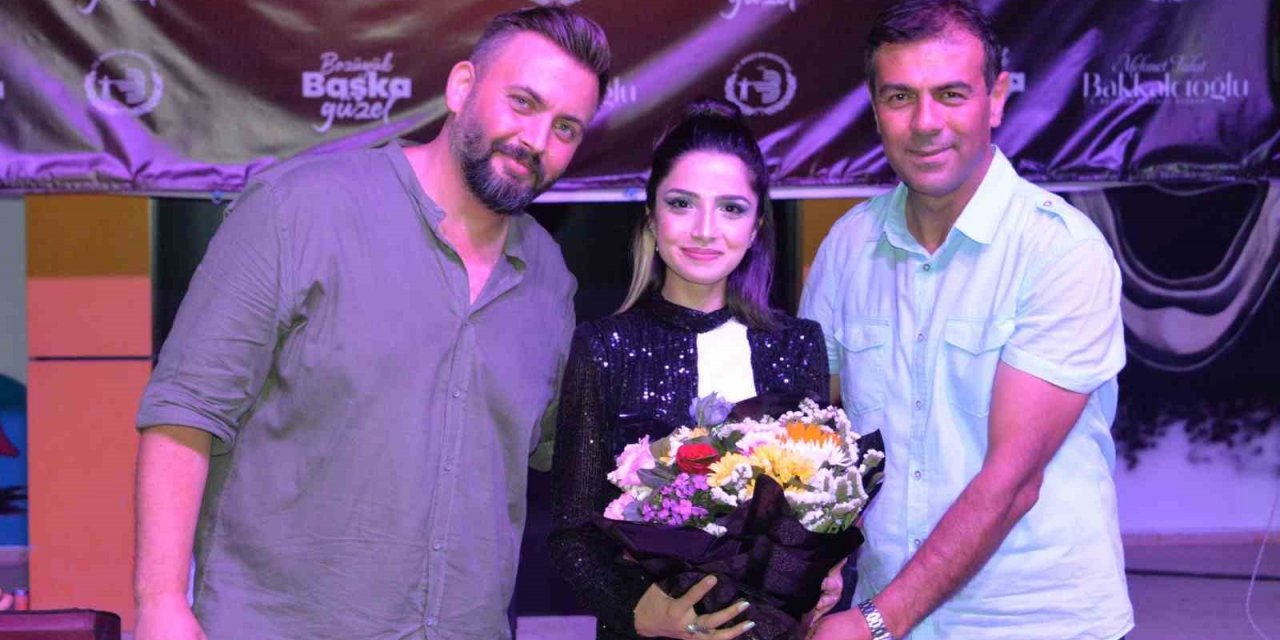 Bozüyük Belediyesinin Kurtuluş Günleri Etkinlikleri sevilen sanatçıların konserleriyle devam ediyor