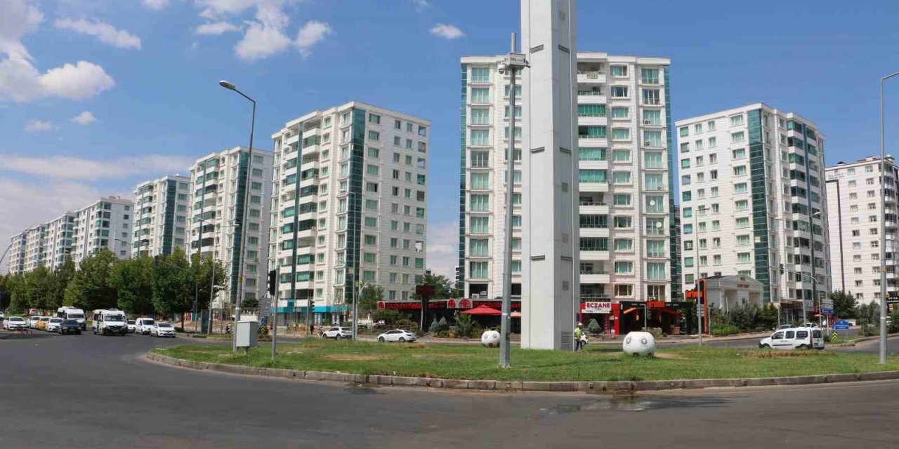 Kazaların eksik olmadığı kavşaktaki işletmeciler tedbir alınmasını istedi