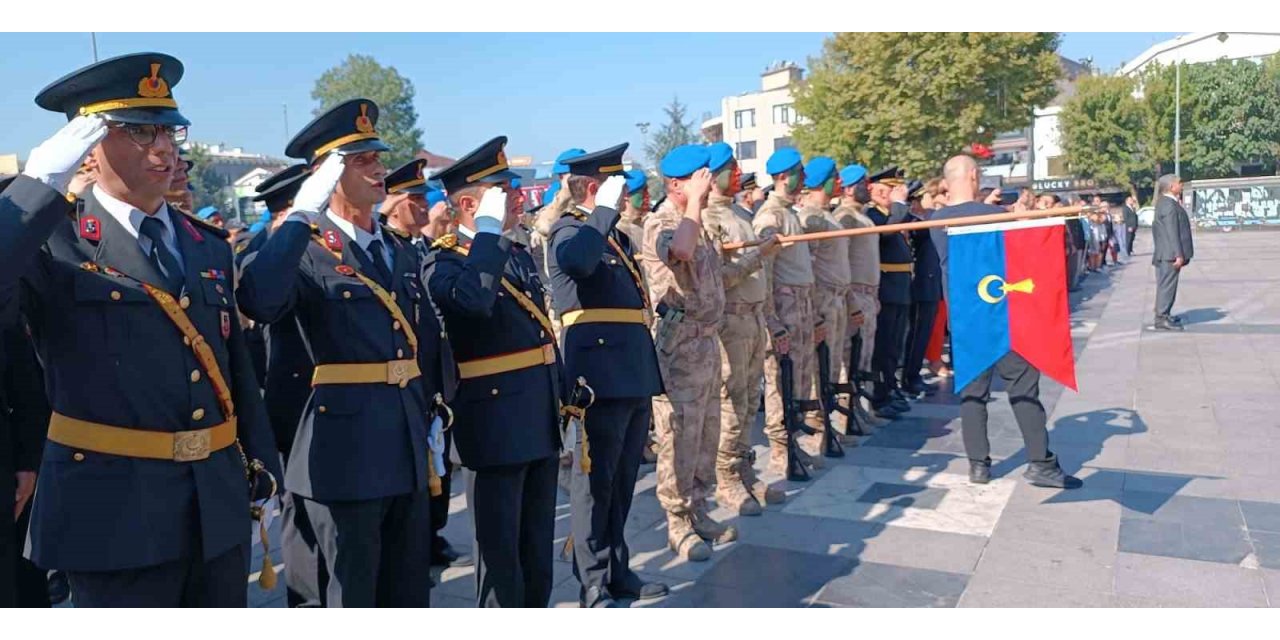 Zafer Bayramı törenlerle kutlanıyor