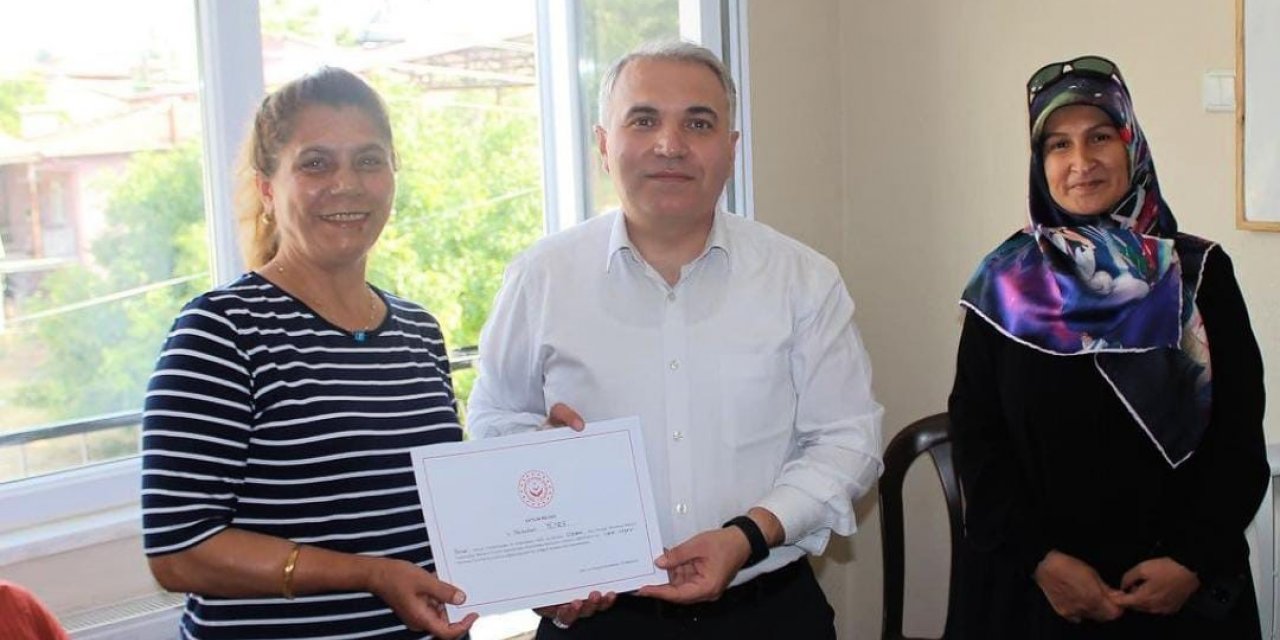 Kurslarda başarılı olan 28 kursiyere sertifika verildi