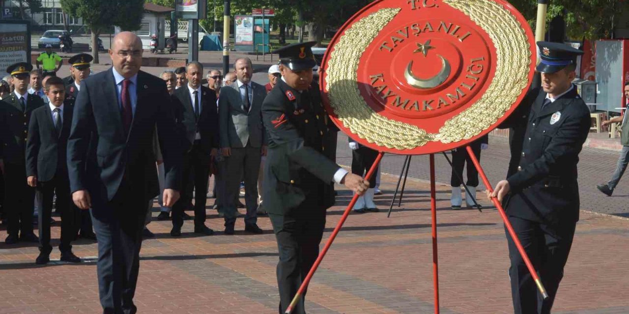 Tavşanlı’da Zafer Bayramı coşkusu