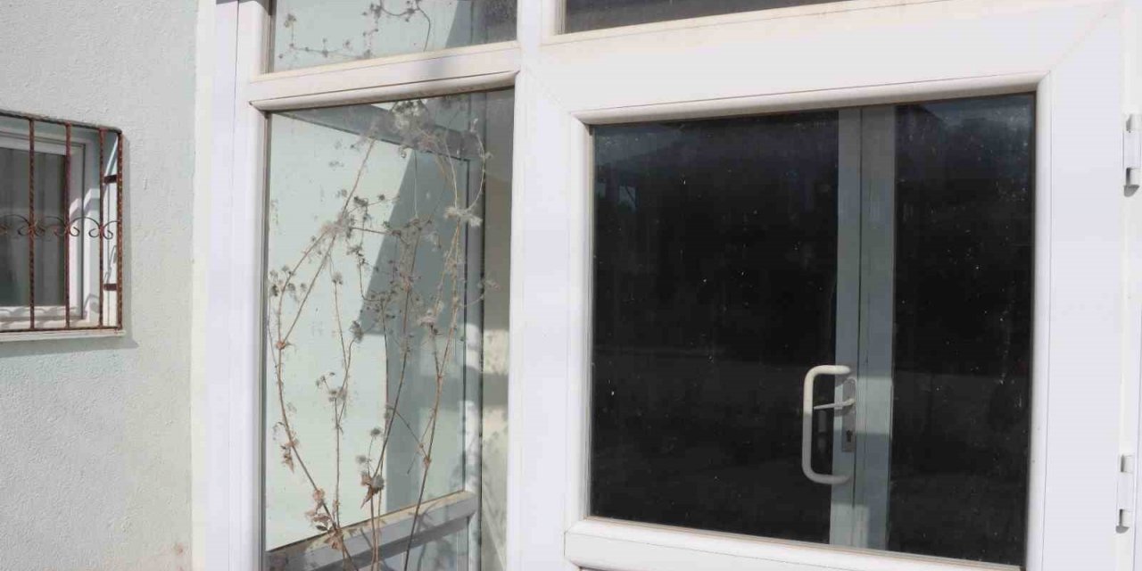 Kaman ilçesindeki Atatürk Bilgi evi bakımsızlığı ile şehirde gündem oldu