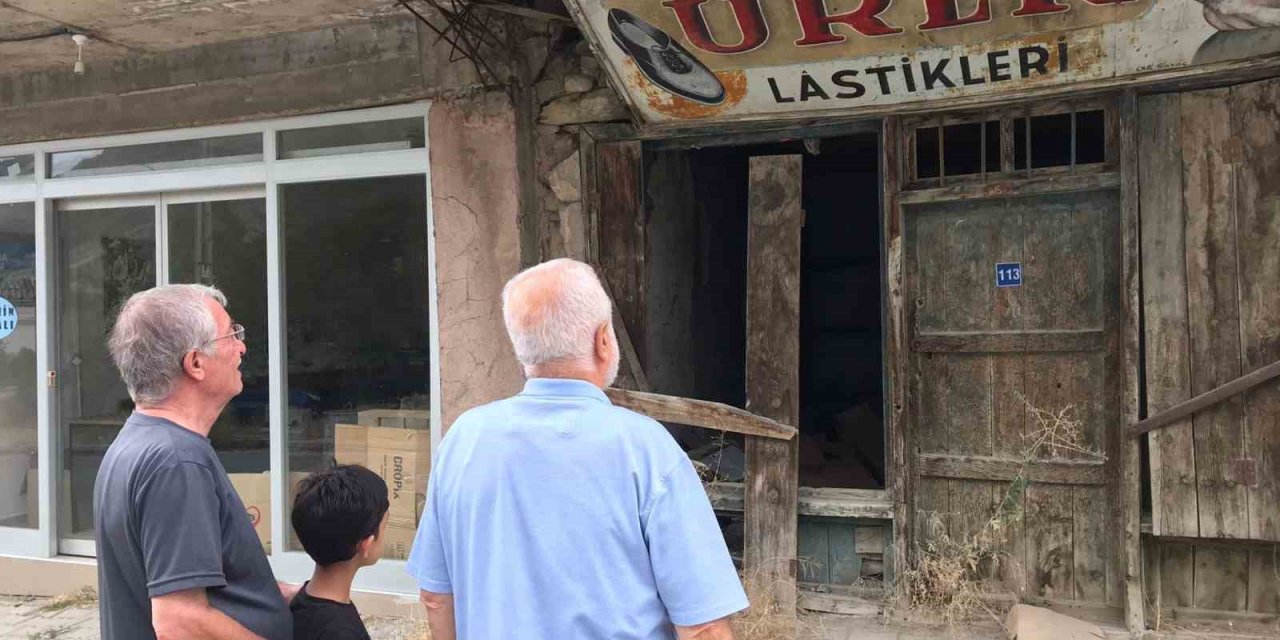 Gümüşhane’de 68 yıl önce 3 boyutlu olarak yapılan tabela görenleri hayrete düşürüyor