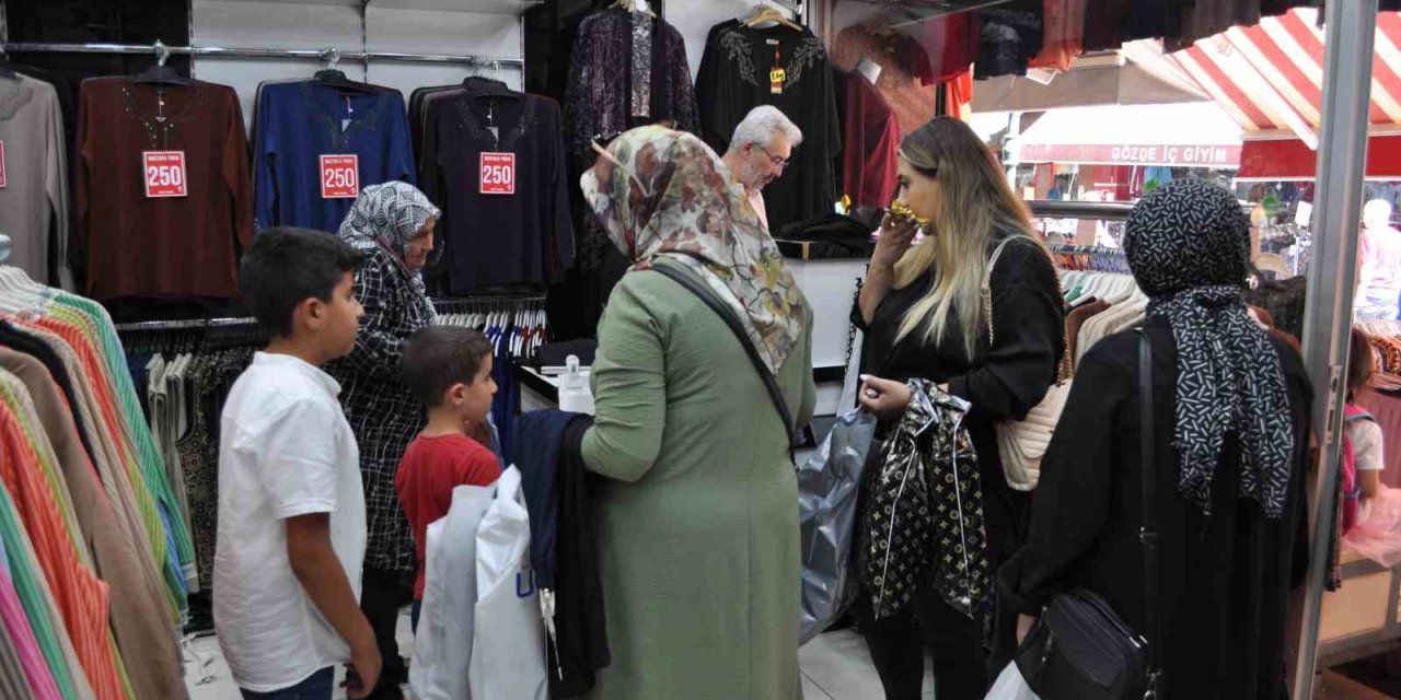 Çarşı esnafı bölgedeki hırsızlık olaylarından şikayetçi