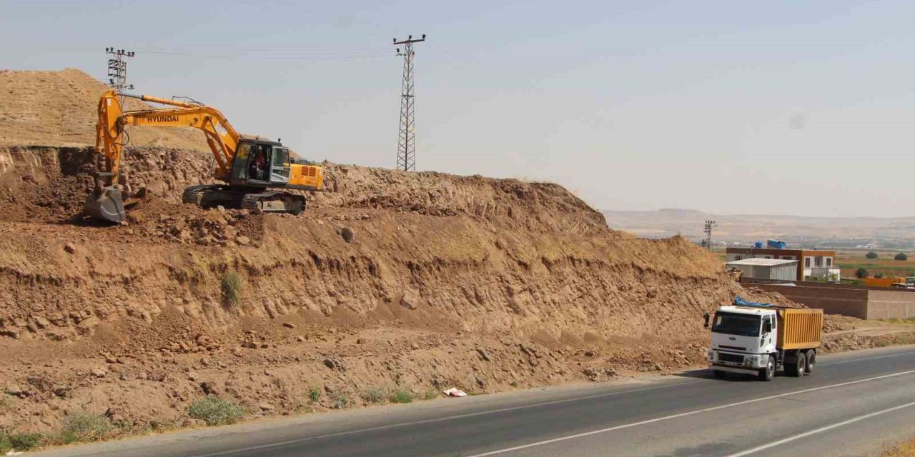 Batman-Diyarbakır arasında çift şeritli yol çalışması başladı