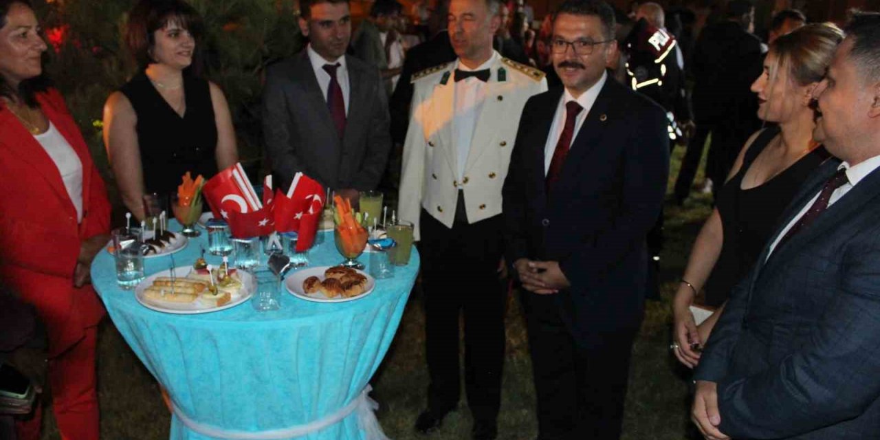 Iğdır’da "30 Ağustos Zafer Bayramı" resepsiyonu
