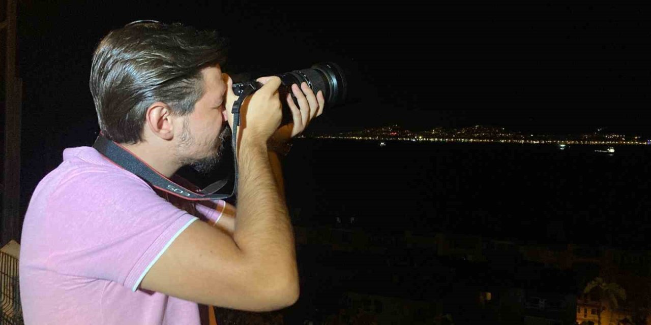 İzmir’de “Mavi Ay” seyirlik manzara oluşturdu