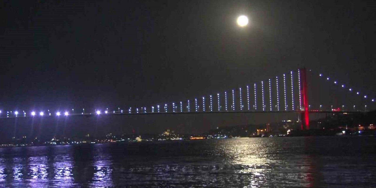 İstanbul’da “Süper Ay” manzaraları