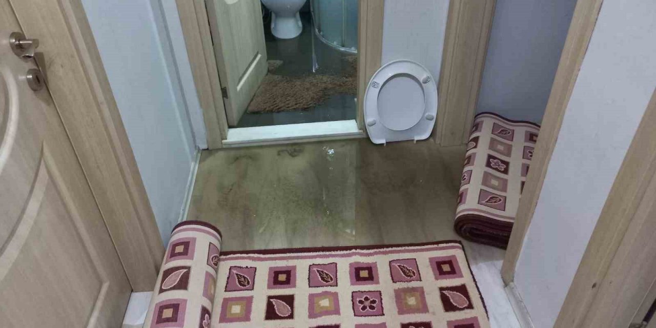 9 yıldır bu evleri kanalizasyon suyu basıyor