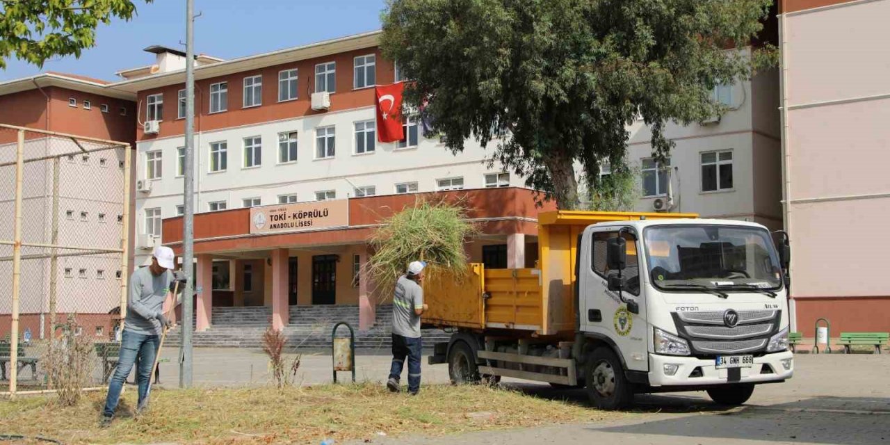 Yüreğir Belediyesi okulları yeni döneme hazırlıyor