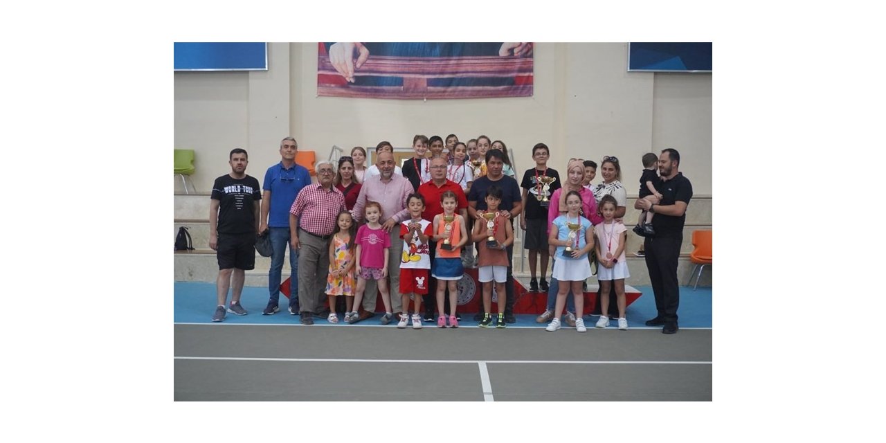 Afyonkarahisar’da tenis turnuvaları tamamlandı