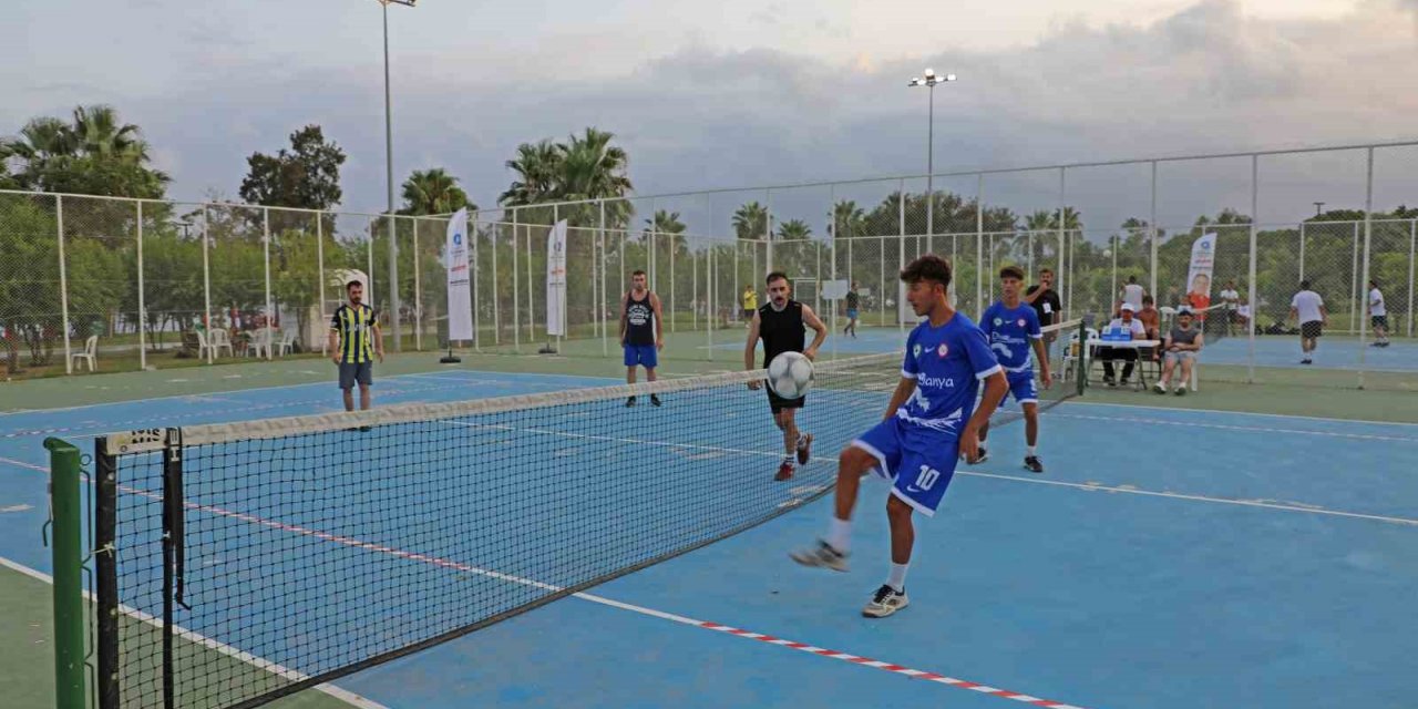 Ayak Tenisi ‘Zafer Kupası’ için oynandı