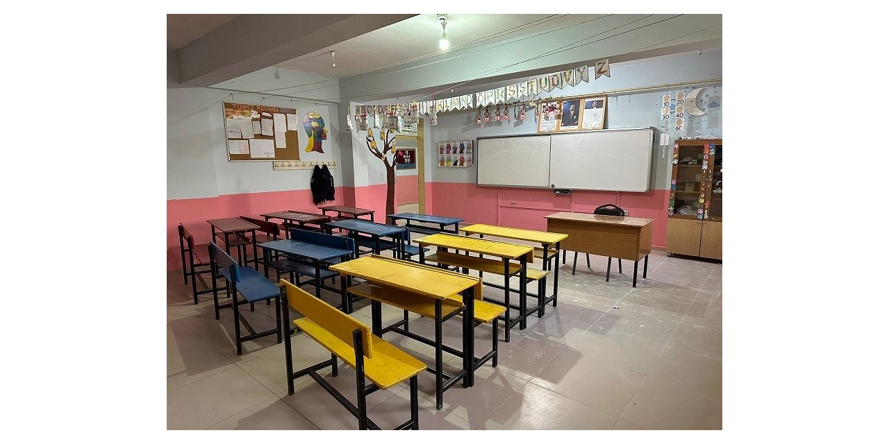 Fedakâr öğretmenler okulu eğitim öğretime hazırladı