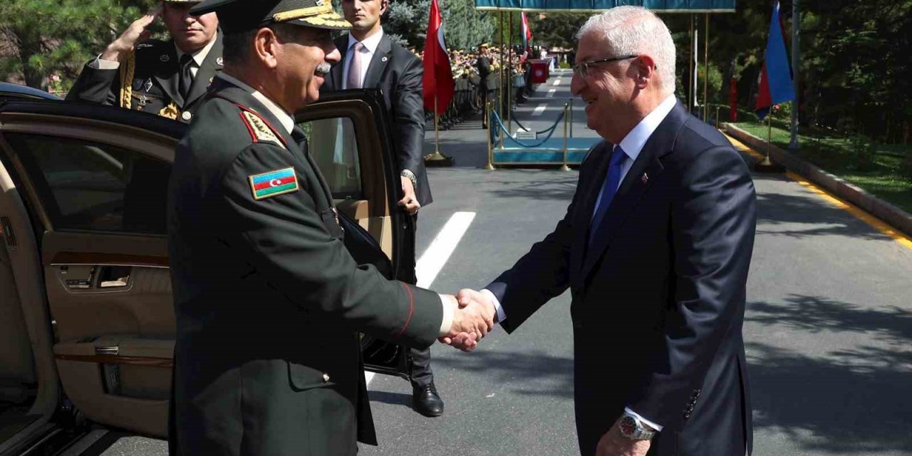 Bakan Güler, Azerbaycanlı mevkidaşı ile bir araya geldi